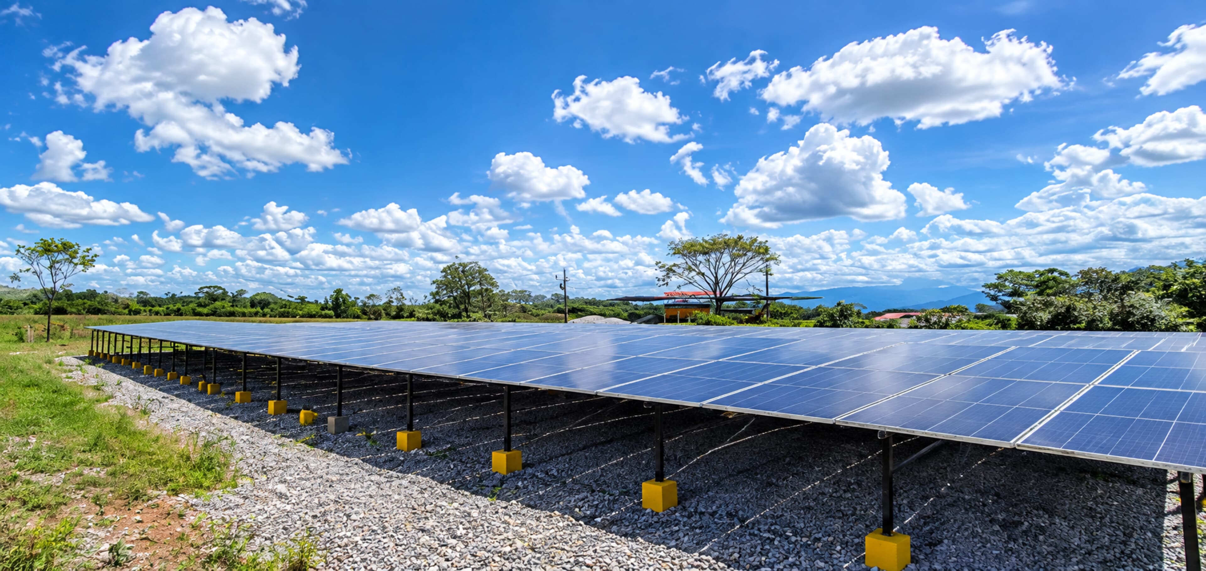 Paneles solares en Planta Acacías